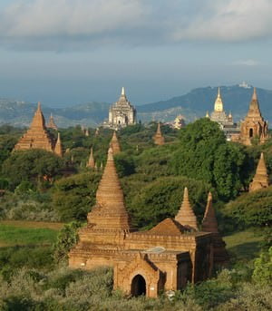 temples on Bagan plain